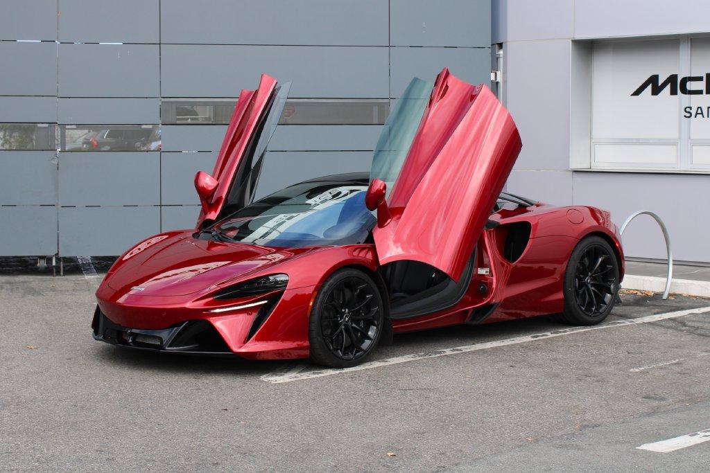 2024 McLaren Artura RWD