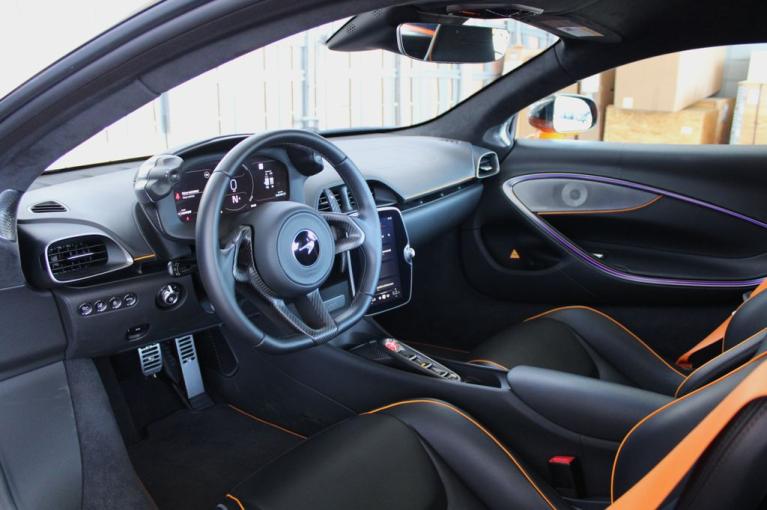 Used 2024 McLaren Artura Coupe for sale $189,991 at The Luxury Collection - McLaren San Francisco in Palo Alto CA 94306 3