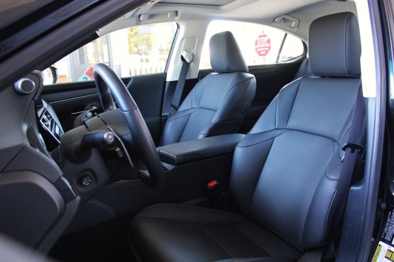 Used 2025 Lexus ES 300h for sale $45,191 at The Luxury Collection - McLaren San Francisco in Palo Alto CA 94306 4