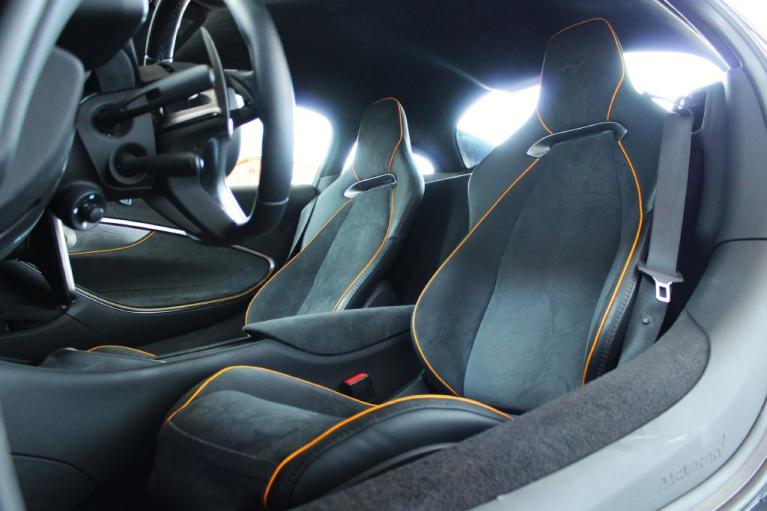 Used 2023 McLaren Artura Coupe for sale $179,991 at The Luxury Collection - McLaren San Francisco in Palo Alto CA 94306 4