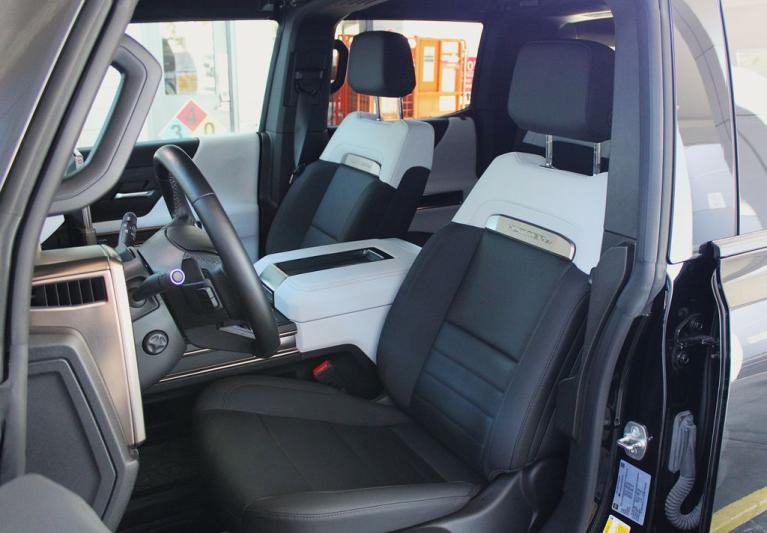 Used 2024 GMC Hummer EV SUV 2X for sale $70,991 at The Luxury Collection - McLaren San Francisco in Palo Alto CA 94306 3